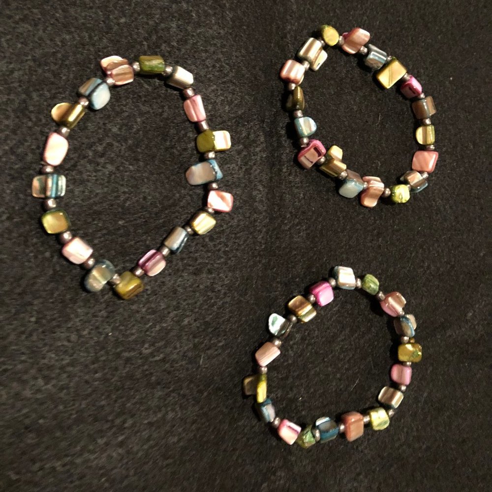 Girls Set of three beaded bracelets colorful beads elastic